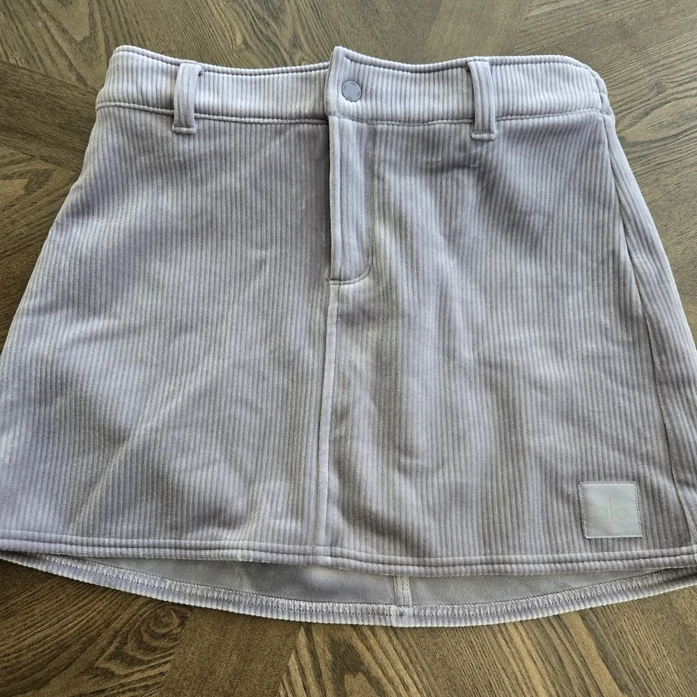 Alo Yoga Velour Baller Skirt in Fog sz MEDIUM